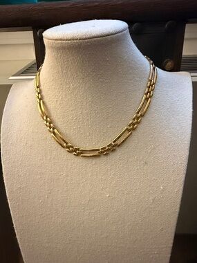 Napier Vintage Gold Tone Chocker with Rectangular Open Links & 5 Textured Links